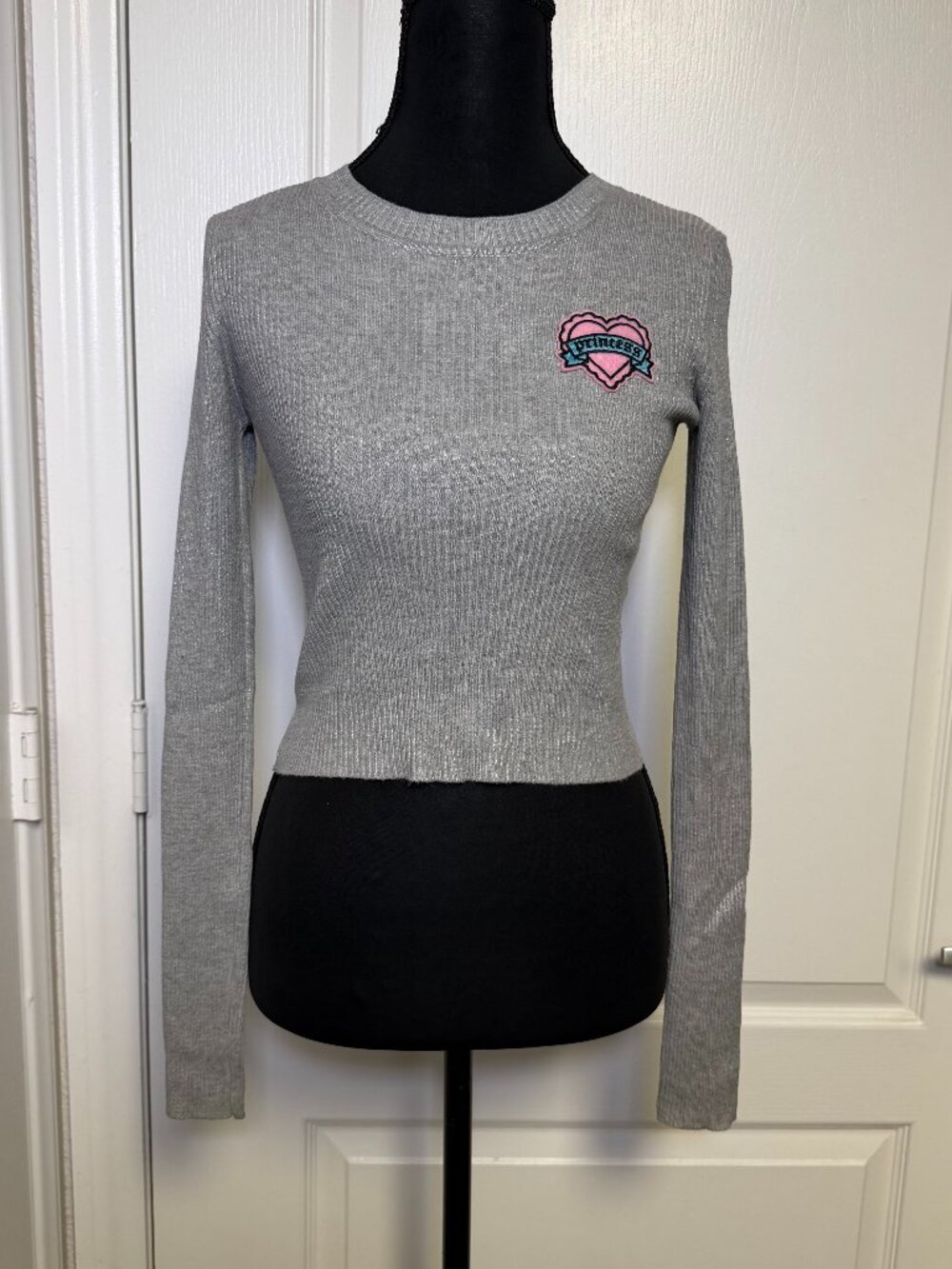 Forever 21 Gray Ribbed Princess Heart Patch Crop Top Y2K Size Small